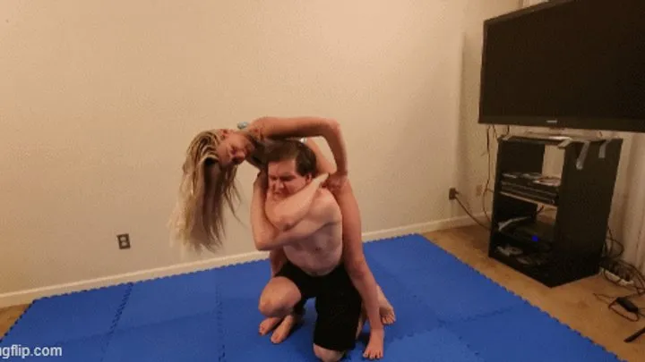 Grappling Gals - GR 531 Constance vs Jake mp4
