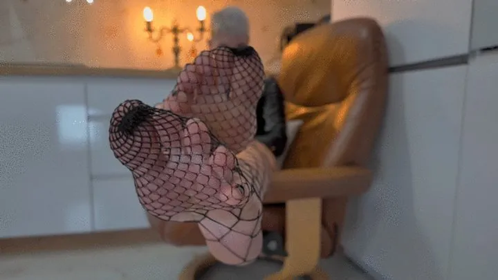 Polish Mistress Clips - Ruslana Is Alone In The Kitchen And All She Wants Is You Worshipping Her Feet - Fishnets