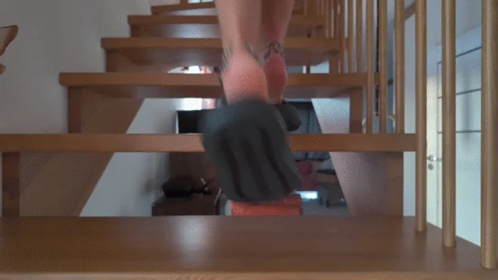 Dominant Femine - Miku Gives Her Feet And Black Flip-flops To Worship - Full