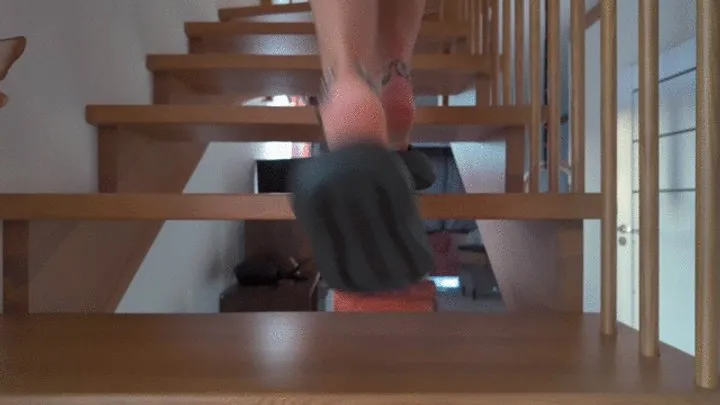 Dominant Femine - Sexy And Cute Miku Gives Her Feet And Black Flip-flops To Worship - Full - 4K