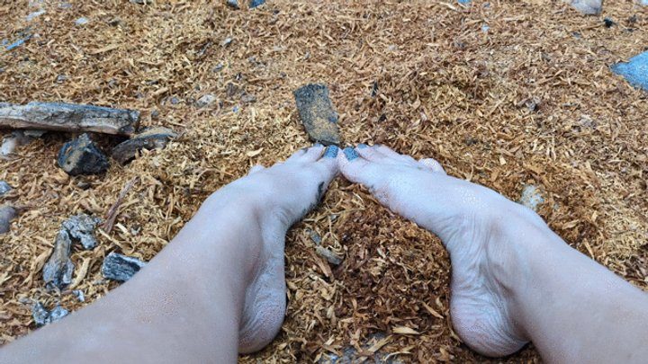 Foot Fetish Paradise - Katherine sexy barefoot play outdoors