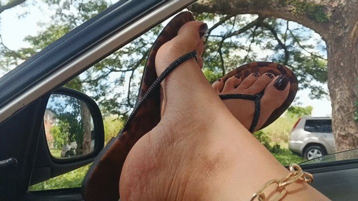 Goddess Foot Fetish - How nice pronounced arches with flip-flops on my car door (3)