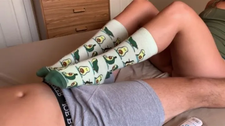 Heaven On Heels - Socks Teasing and Barefeet Footjobs (MOV)