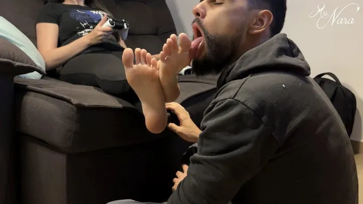 Nara Foot Domination - Hex lost the bet and have to deal with Nara`s stinky feet (1080 EN-sub) - Gamer Domination - Foot Domination - Foot Fetish - Foot Humiliation - Foot Worship