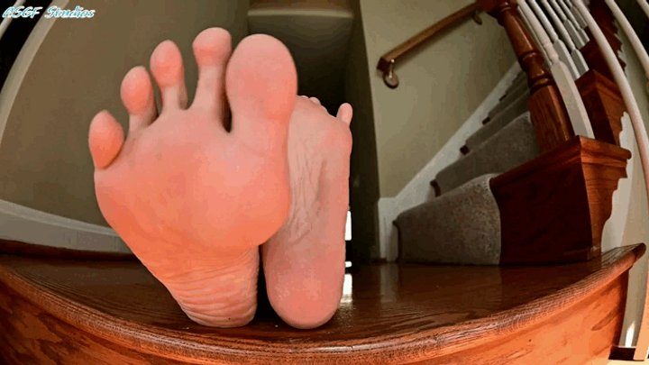 Amateur Soles Giantess And Footjobs - Super Model Diva 's sun kissed soles Part 2 - MOV