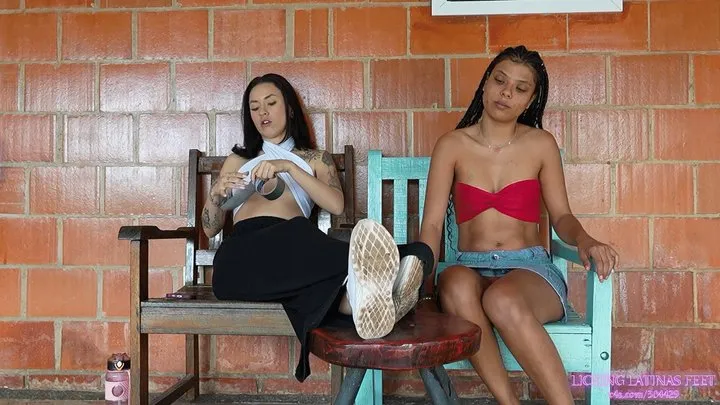 Licking Latinas Feet - NIKA - Sweaty sneakers and feet press on the face!