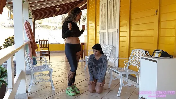 Licking Latinas Feet - LOLAH VIBE - Worship the true Goddess!