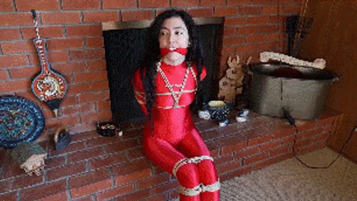 Hollyrope Omega - Khrystal and the dice bondage challenge (Red Amoresy bodysuit edition)
