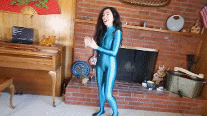 Hollyrope Omega - Khrystal and the dice bondage challenge (Blue Amoresy suit edition)