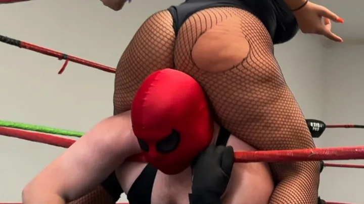 Nadia Sapphire - Farting, face sitting and Stinkfaces on masked male