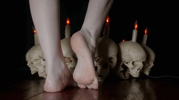 M- - M - Sexy Feet At The Catacombs