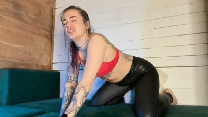 Angiefartland - Teddy bear in farts hell wmv