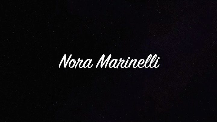 Mistress Nora Marinelli - Schweißfüße im Doppelpack