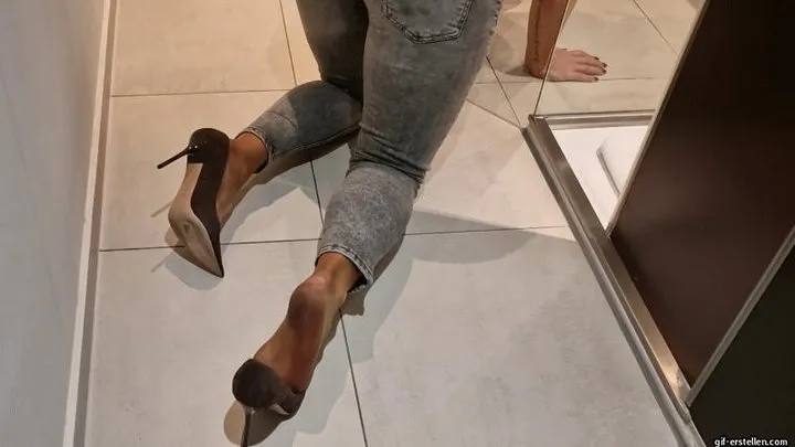Helenas Feet High Heels Tights Legs - My heels slip out of JimmyChoo shoes HD mp4 1920x1080