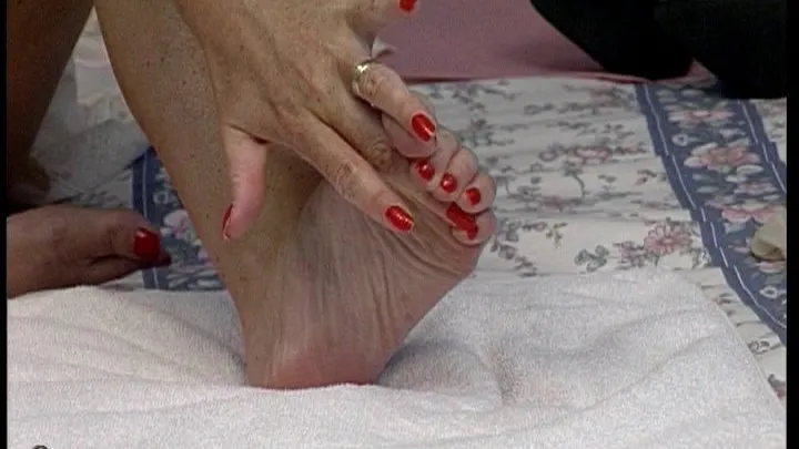 Slips  Petticoat Sexy Babes - Hot footing it Anna's sexy feet she pampers them as like other parts of her horny body they turn her on