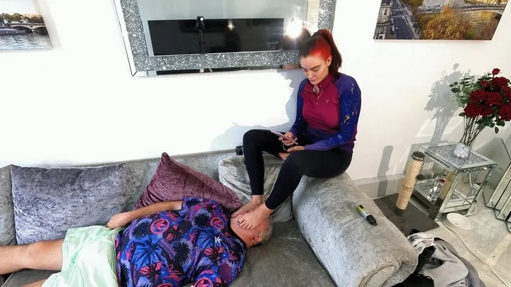 Amy Squirrel - Feet On Face Jennifer (4K)