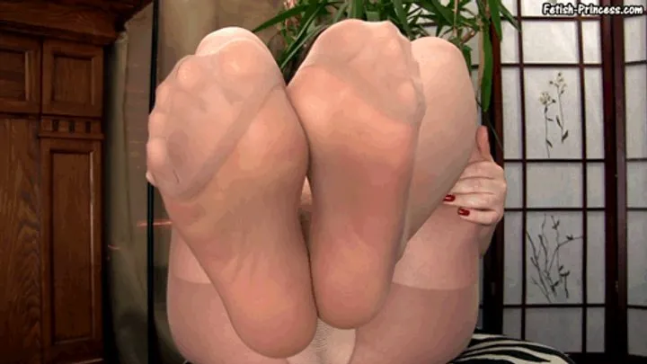 Fetish Princess Kristi - My Pantyhose Feet Want All of Your Cum - 720p