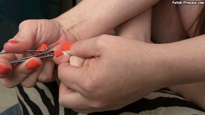 Fetish Princess Kristi - Eat My Long Toenail Clippings Loser! - 720p
