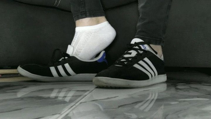 Walhalla Street - The scent of my sweaty socks and feet will permeate your nose MP4 HD 720p