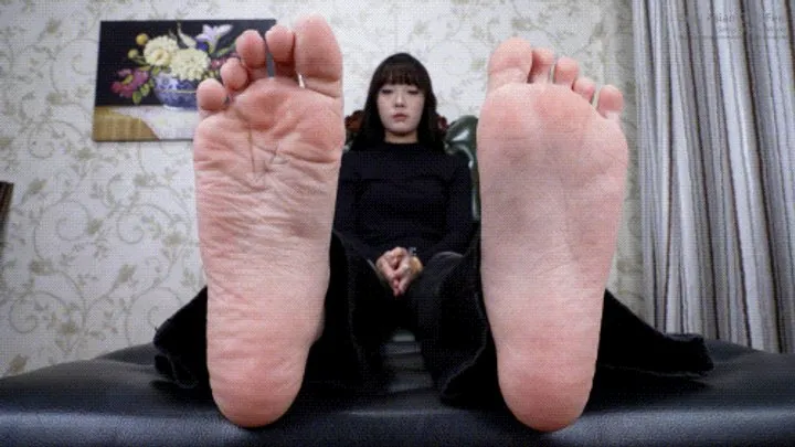 Sexy Asian Girls Feet - Sexy Asian girl Linlin showcases her sexy 39EU big feet2 4K