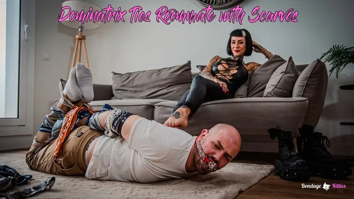 Bondage Kitties - Dominatrix Ties Roommate with Scarves (femdom bondage) - Spanish (sub:English), WMV, HD720