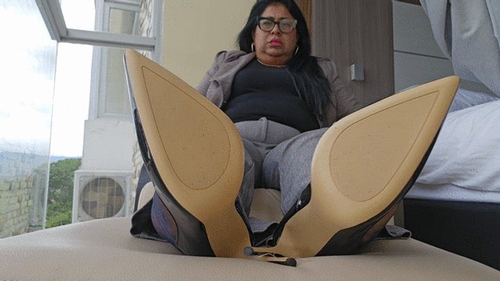 Foot Fetish Paradise - Balbina Big Feet JOI Goddess in sexy stilettos