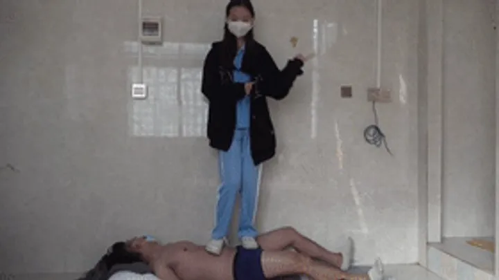 Asian Feet Goddess Worship - Jiajia Goddess stomps on the teacher, stomps on the cock!