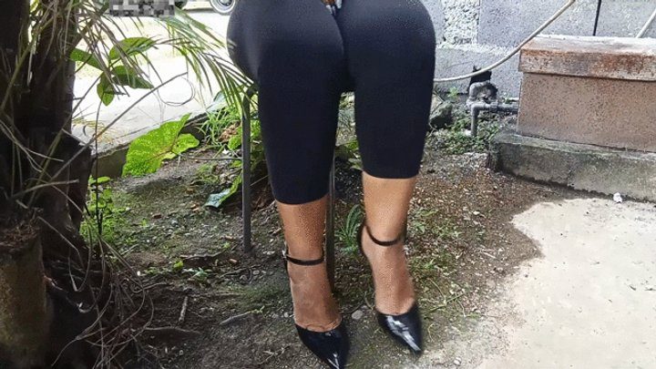 Goddess Foot Fetish - She invites you to enjoy the pronounced arches of her feet and her high heels (3)