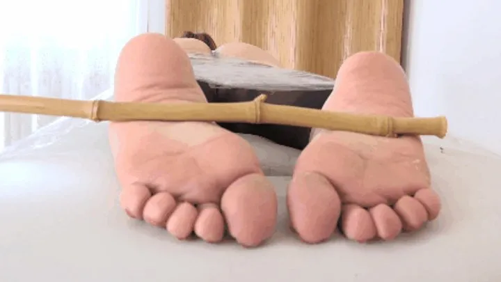 Fetish 4 Mobile - An almost perfect employee - Una dipendente quasi perfetta (MP4 - MOBILE VERSION)