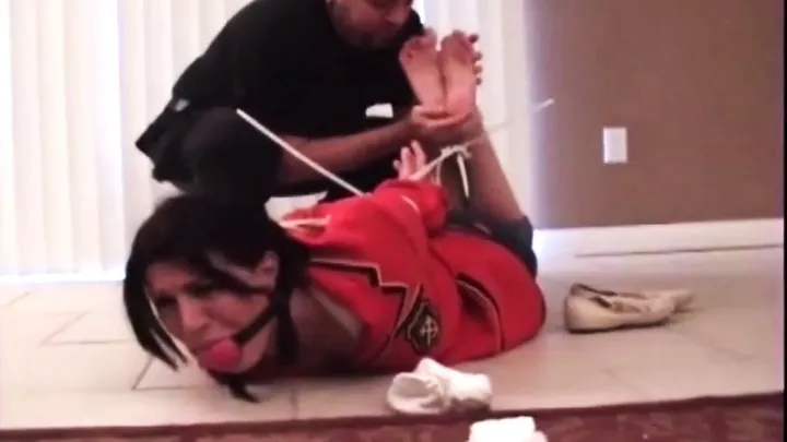 Gina Rae Michaels Bondage - GRM 32 01 Jesse Gabe sweaty sneakered babe