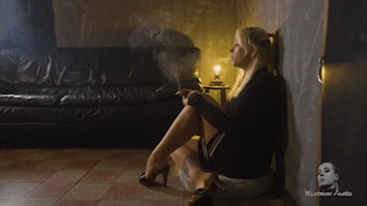 Cruel Anettes Fetish Store - The smoker's solitude FHD MP4