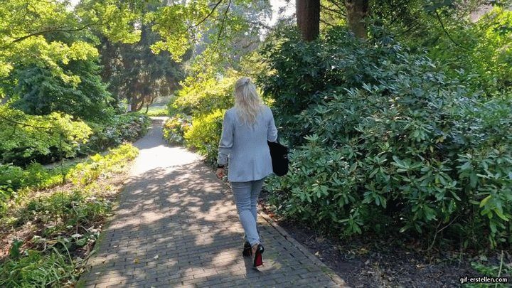 Helenas Feet High Heels Tights Legs - I lost my shoe and am standing in the mud with my tights on HD mp4 1920x1080