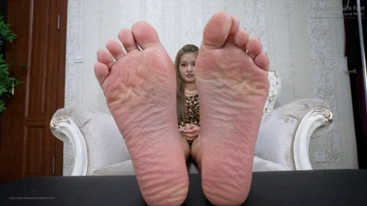 Sexy Asian Girls Feet - The beautiful and adorable young Asian woman AM12 shows off her sexy feet10 4K