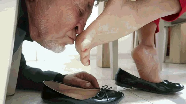 Princess Of Volcanoes - Smelly feet in sexy ballet flats MP4 (1920x1080) FHD