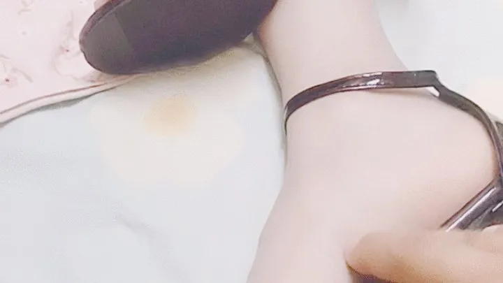 Silk Foot Fetish Temptation - My feet will make you unable to resist