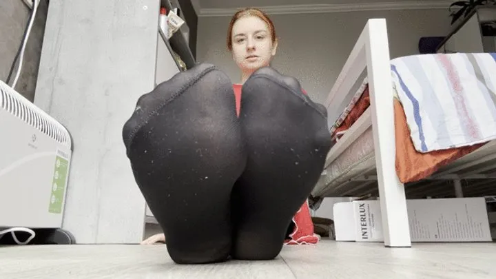 Kathrynnegoddessfeet - Toe wiggling in pantyhose