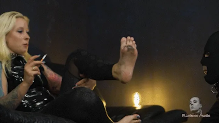 Cruel Anettes Fetish Store - Dirty soles turn clean FHD MP4