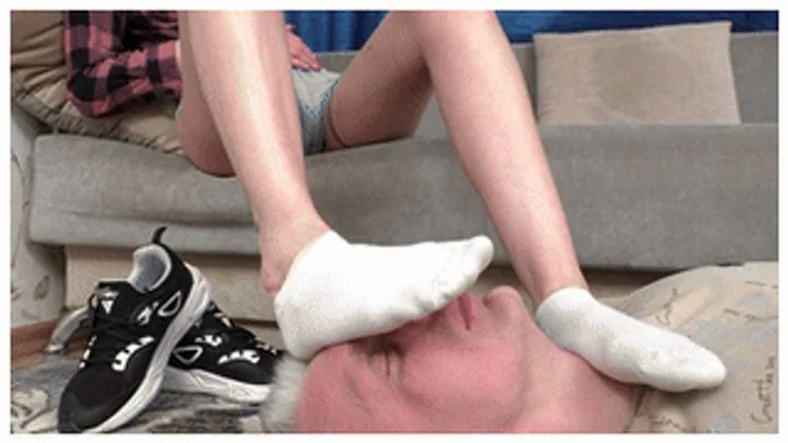 Furious Girls - My 40 EU size feet ideally cover your pitiful face, vf3090x 1080p