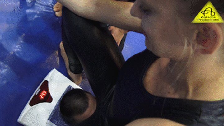 Antschas Wrestling And Fetish Store - Antscha & Viktoria on the scale (mixed facesitting)