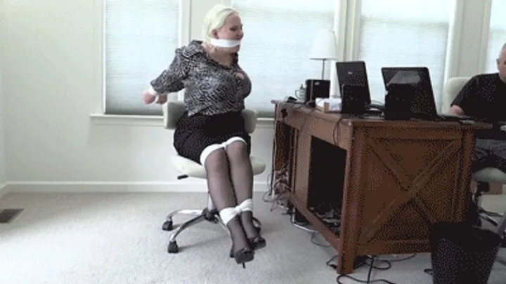 Mouth Stuffed And Tied Up Girls - d2512VAMP-Bank Manager bound and gagged