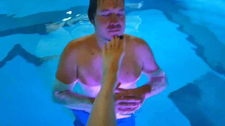 The Wrestling Amazons - Guy sucks on two ladies' feet in a pool