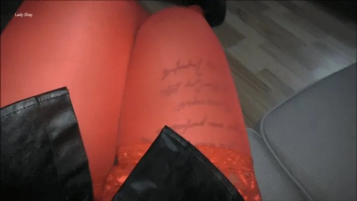 German Lady Shay - Rote Nylon Fuesse