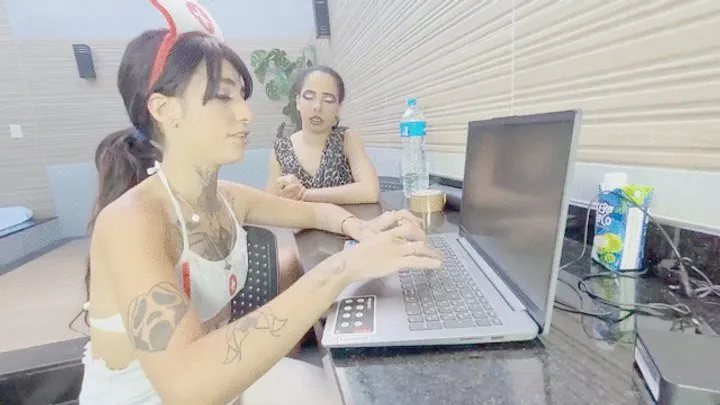 Fetish Factory Brazil Foot Fetish - BABE DOING AN ENDOSCOPY WITH HER FOOT IN FABI - CLIP 1