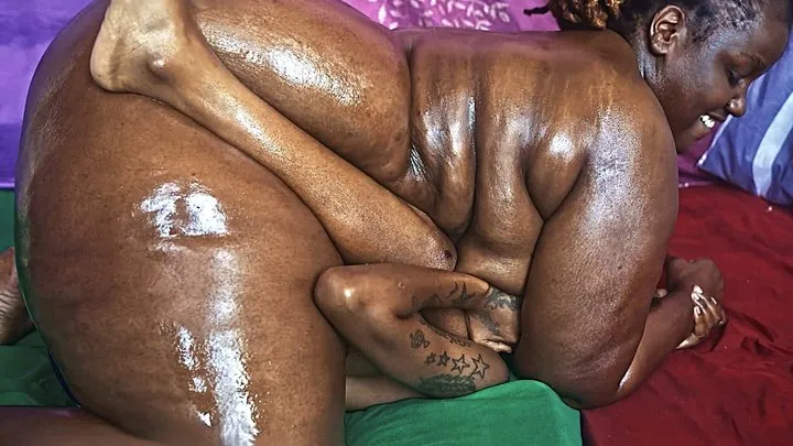 Black Meaty Asses - Real brutal sexual wrestling Compilation - Paloma (145kgs) vs Maya(45kg) Black Meaty Asses - Real brutal sexual wrestling Compilation - Paloma (145kgs) vs Maya(45kg)