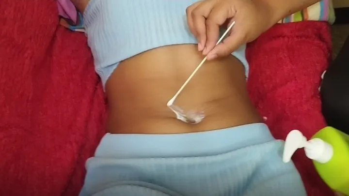 Ninosticklingstudio - Karla's tickly belly button