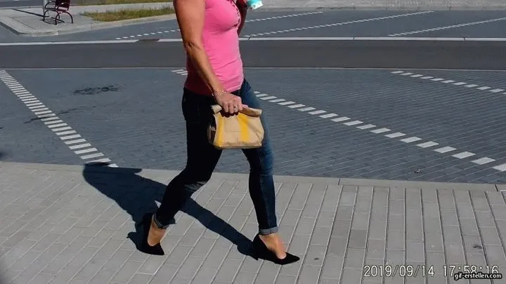 Helenas Feet High Heels Tights Legs - dipping and shoeplay and stolen shoe HD wmv 1920x1080