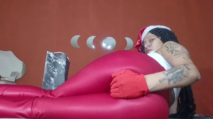 Farting Girls Brazil - Your Girlfriend Prepared a Special Christmas Gift with Many Long Farts – by Anita Perverse – Part 1