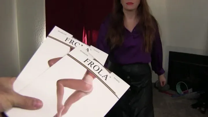 All About Eve - House wife Evangeline Gives Pantyhose Footjob 2