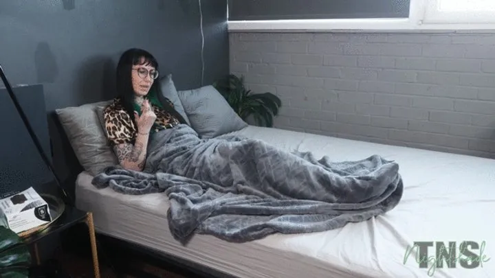 Temptress Nightshade - Ms Nightshade's Bedtime Routine - Foot Worship