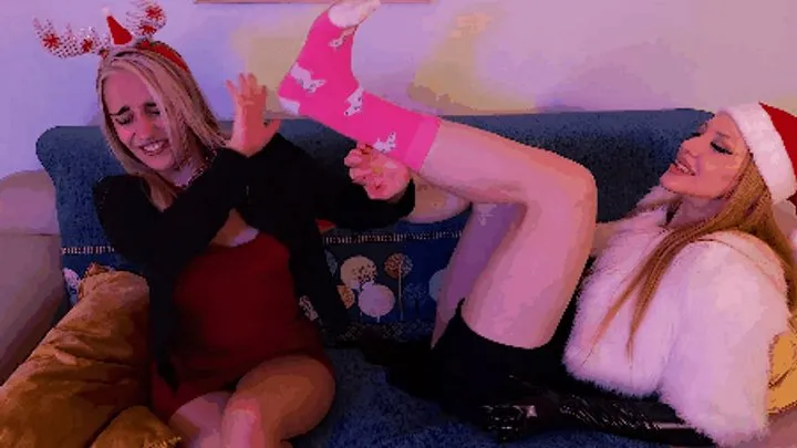 Umiliati  Offesi - Italian Story - Ariane the evil goddess #5 ( FOOT SMELLING )